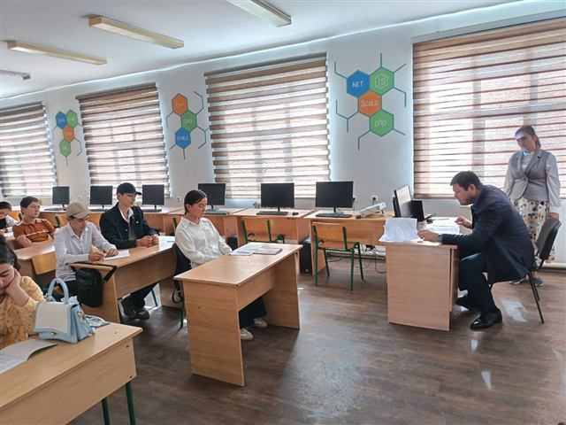 Kompyuter xonasida dasturlash yo'nalishi darsi