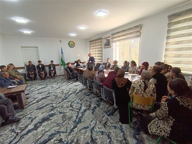 Rahbariyat va jamoa yig'ilishi